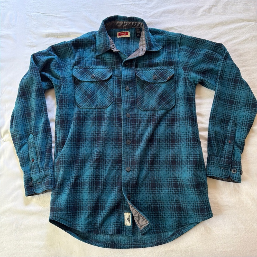 Wrangler Flannel Teal and Blue Plaid Button-Up Shirt Jacket